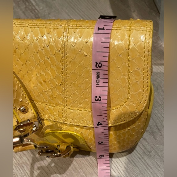 Vintage rare yellow Dolce&Gabbana python skin shoulder bag - Picture 5 of 7